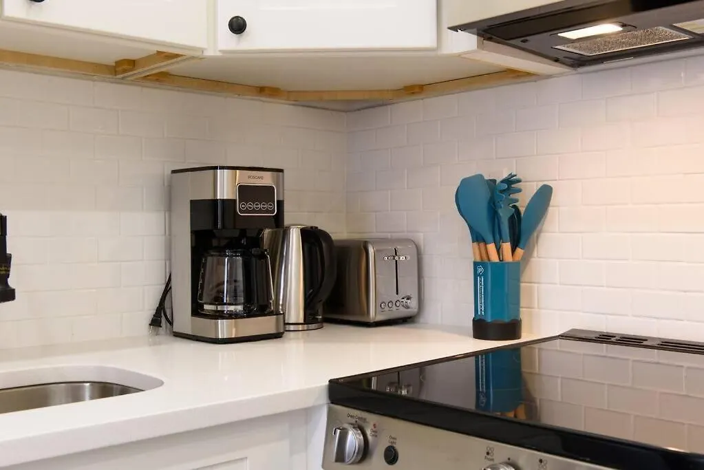Apartment 240-11 New Studio Prime Upper East W&D New York